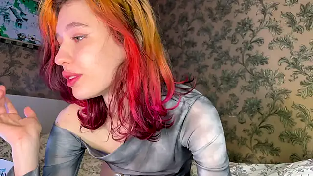 Snapshot of Evvie_Summn1 chatting on 10, 3, 2025 Evvie Summn1 online show from 10, 3, 2025