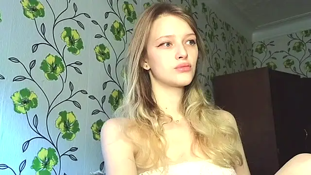 Snapshot of Evvie_Summn1 chatting on 14, 6, 2026 Evvie Summn1 online show from 14, 6, 2026