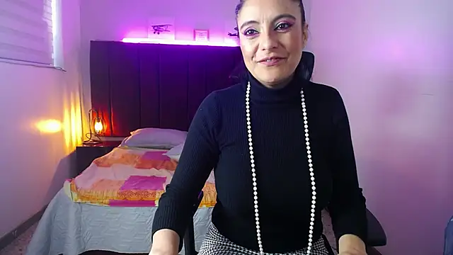 Snapshot of Zuzana21 chatting on 11, 12, 2024 Zuzana21 online show from 11, 12, 2024