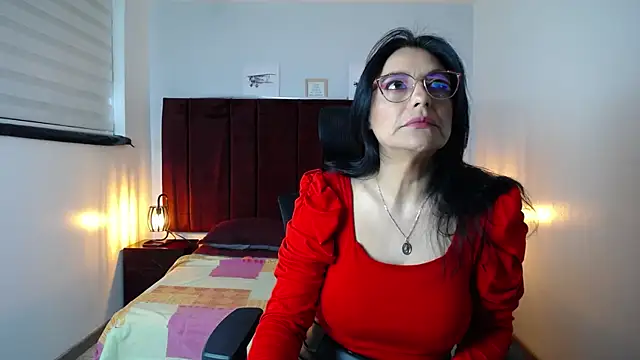Snapshot of Zuzana21 chatting on 18, 12, 2024 Zuzana21 online show from 18, 12, 2024