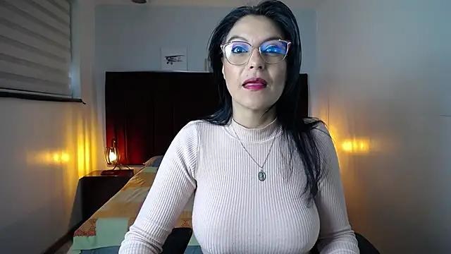 Snapshot of Zuzana21 chatting on 20, 12, 2024 Zuzana21 online show from 20, 12, 2024