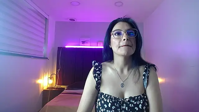 Snapshot of Zuzana21 chatting on 21, 12, 2024 Zuzana21 online show from 21, 12, 2024