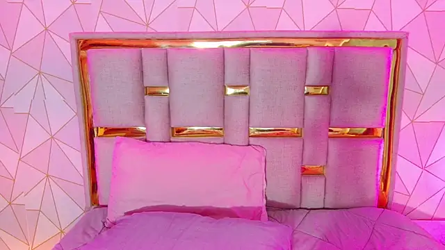 nina carther online show from 18, 4, 2026