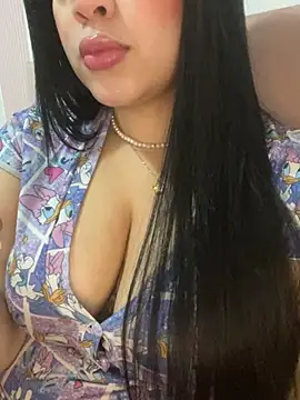 Snapshot of debiigg chatting on 4, 2, 2025 debiigg online show from 4, 2, 2025