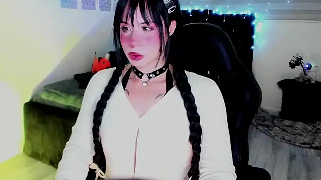 Snapshot of _riassgremory chatting on 12, 10, 2025 riassgremory online show from 12, 10, 2025
