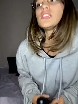 Gabby and Alice online show from 4, 10, 2025