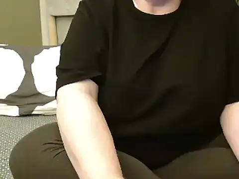 Snapshot of MarthaBriest chatting on 5, 1, 2025 MarthaBriest online show from 5, 1, 2025