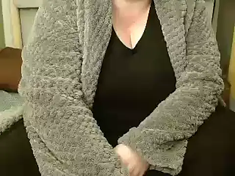Snapshot of MarthaBriest chatting on 6, 1, 2025 MarthaBriest online show from 6, 1, 2025