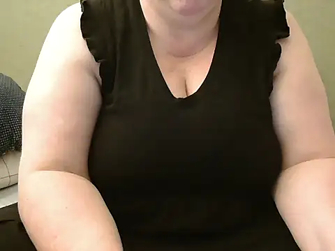 Snapshot of MarthaBriest chatting on 4, 2, 2025 MarthaBriest online show from 4, 2, 2025