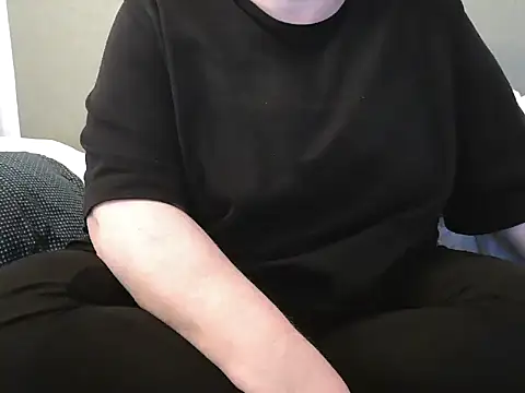 Snapshot of MarthaBriest chatting on 19, 2, 2025 MarthaBriest online show from 19, 2, 2025