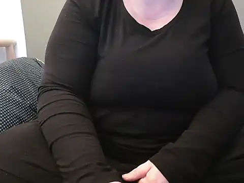 Snapshot of MarthaBriest chatting on 18, 3, 2025 MarthaBriest online show from 18, 3, 2025