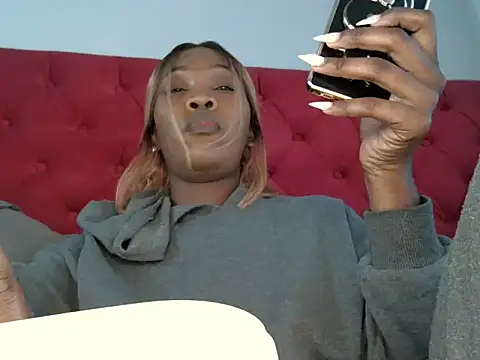Snapshot of TheSweetBerry chatting on 2, 7, 2026 TheSweetBerry online show from 2, 7, 2026