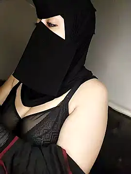 Snapshot of -Arab_milf- chatting on 2, 12, 2024 -Arab milf- online show from 2, 12, 2024