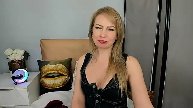 LatoyaRose online show from 1, 2, 2025