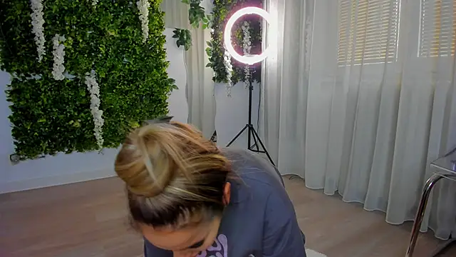 VivienCarter online show from 12, 10, 2025