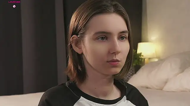 MeghanElson online show from 15, 4, 2026