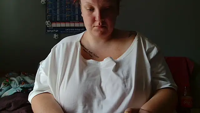Snapshot of busty-bella1 chatting on 25, 6, 2026 busty-bella1 online show from 25, 6, 2026