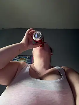 Snapshot of busty-bella1 chatting on 5, 7, 2026 busty-bella1 online show from 5, 7, 2026