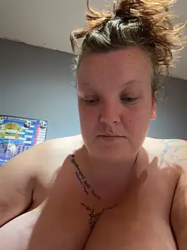 Snapshot of busty-bella1 chatting on 22, 7, 2026 busty-bella1 online show from 22, 7, 2026