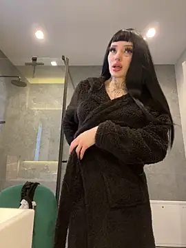 madelinexx online show from 4, 11, 2025