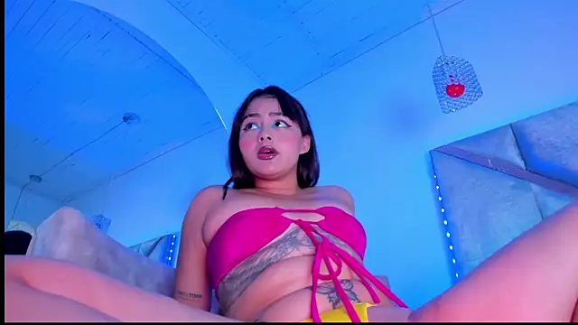 KimVelezz online show from 12, 1, 2025