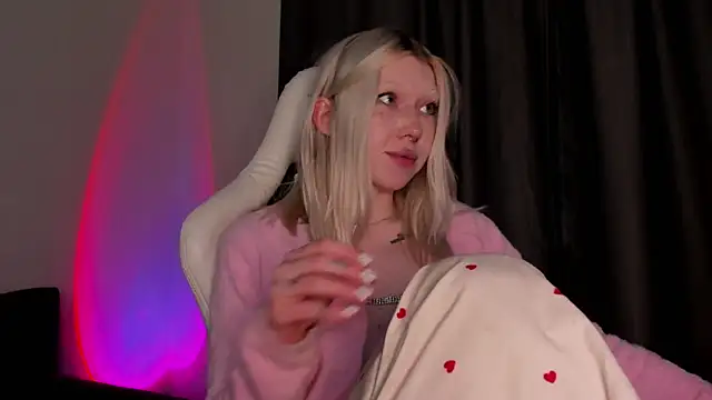 takeyourmolly online show from 14, 12, 2024