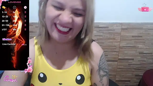 Snapshot of athenea_russo4 chatting on 7, 5, 2026 athenea russo4 online show from 7, 5, 2026