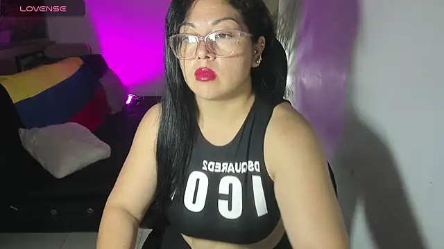 Snapshot of jessicarabbit_1 chatting on 4, 7, 2026 jessicarabbit 1 online show from 4, 7, 2026