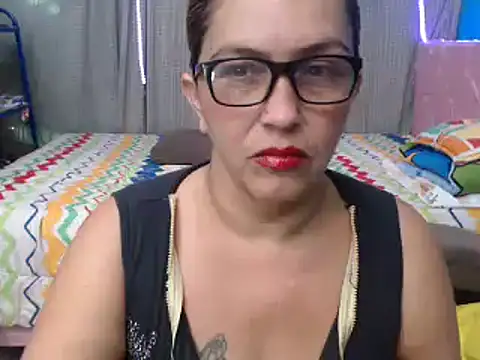 Snapshot of mom_son_dirty chatting on 5, 12, 2024 mom son dirty online show from 5, 12, 2024