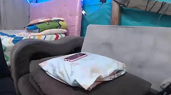 Snapshot of mom_son_dirty chatting on 15, 3, 2025 mom son dirty online show from 15, 3, 2025