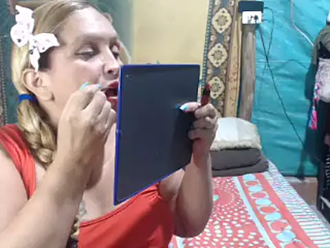 Snapshot of mom_son_dirty chatting on 7, 10, 2025 mom son dirty online show from 7, 10, 2025