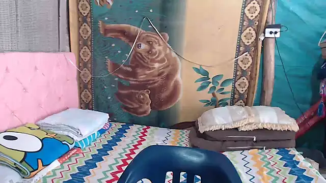 Snapshot of mom_son_dirty chatting on 5, 11, 2025 mom son dirty online show from 5, 11, 2025