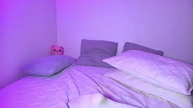 PollyGrey  online show from 22, 12, 2025