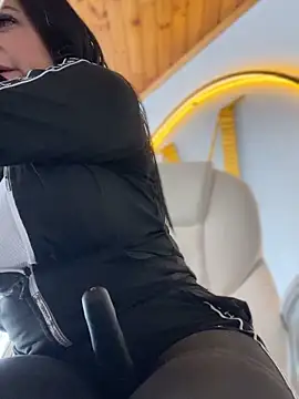 Milff parkerrr online show from 23, 1, 2025