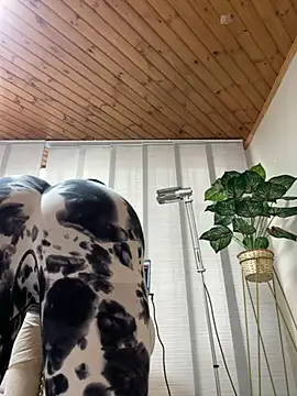 Milff parkerrr online show from 7, 3, 2025