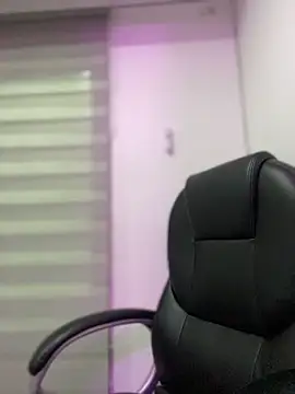 Milff parkerrr online show from 7, 4, 2026