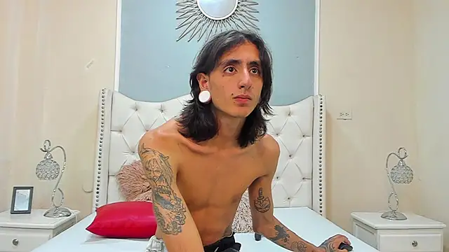 Matthew Dixonn online show from 18, 12, 2024