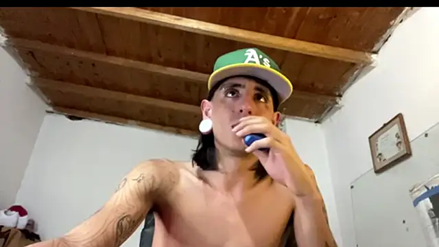 Matthew Dixonn online show from 28, 1, 2025