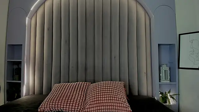 Snapshot of StefanyWilliams_ chatting on 5, 12, 2025 StefanyWilliams online show from 5, 12, 2025