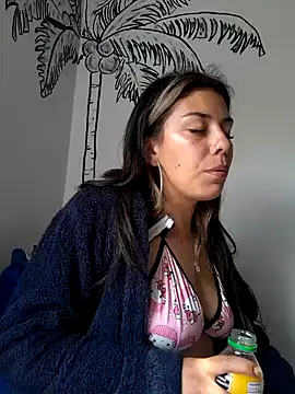 Snapshot of Sweel_Leyva18 chatting on 5, 12, 2024 Sweel Leyva18 online show from 5, 12, 2024