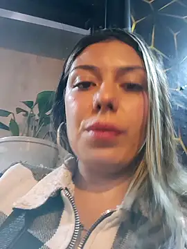 Snapshot of Sweel_Leyva18 chatting on 9, 2, 2025 Sweel Leyva18 online show from 9, 2, 2025