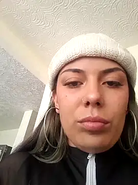 Snapshot of Sweel_Leyva18 chatting on 28, 2, 2025 Sweel Leyva18 online show from 28, 2, 2025