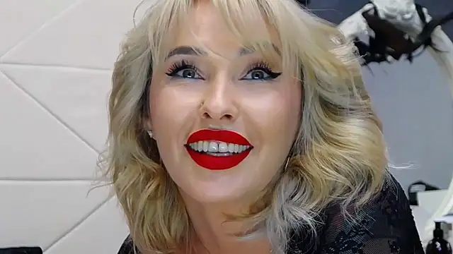 IssaSmith online show from 29, 10, 2025