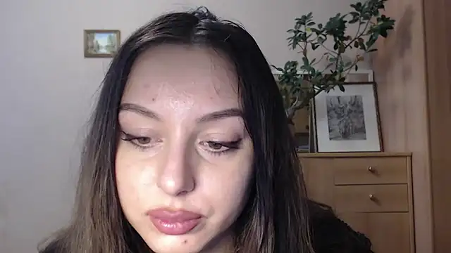 courtneyPerfect online show from 20, 1, 2025