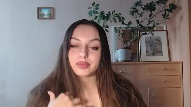 courtneyPerfect online show from 27, 1, 2025