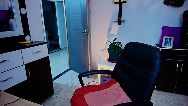 TinnaDawsom online show from 15, 1, 2025