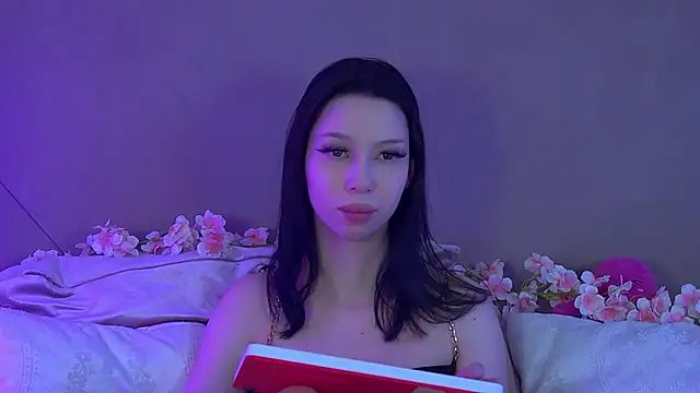 Snapshot of MaliaLandre chatting on 27, 1, 2025 MaliaLandre online show from 27, 1, 2025