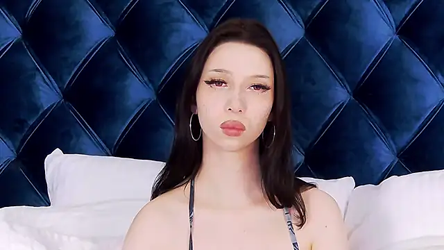 Snapshot of MaliaLandre chatting on 3, 2, 2025 MaliaLandre online show from 3, 2, 2025