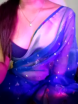 Snapshot of QueenOfHeart_07 chatting on 8, 1, 2025 QueenOfHeart 07 online show from 8, 1, 2025