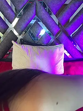 LylaLee111 online show from 28, 2, 2025